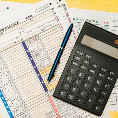 確定申告の必要書類チェックリスト！個人事業主の青色・白色別に完全解説